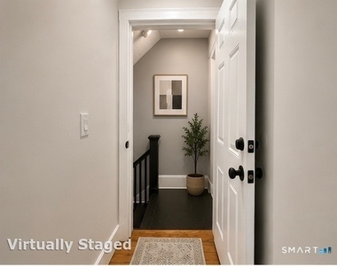 565 Carroll Avenue - Photo Thumbnail 3