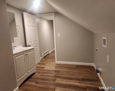 226 West Main Street - Photo Thumbnail 9