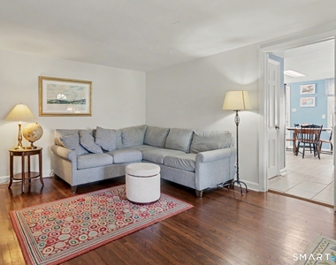 40 Oakwood Drive - Photo Thumbnail 3