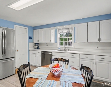 40 Oakwood Drive - Photo Thumbnail 4