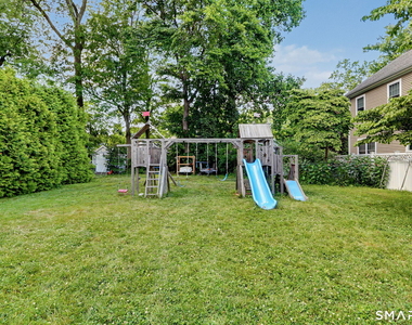 40 Oakwood Drive - Photo Thumbnail 16