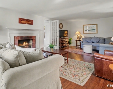 40 Oakwood Drive - Photo Thumbnail 2