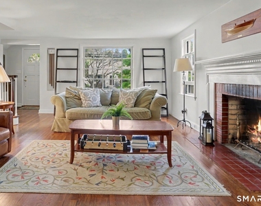 40 Oakwood Drive - Photo Thumbnail 1