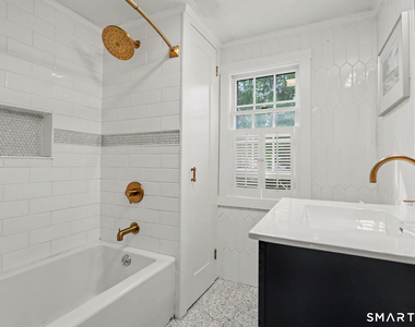 40 Oakwood Drive - Photo Thumbnail 13