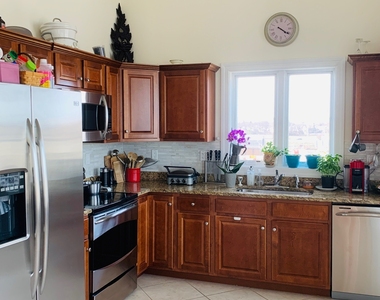 200 Harbour Close - Photo Thumbnail 4