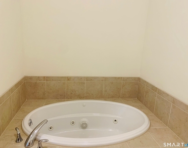 200 Harbour Close - Photo Thumbnail 6