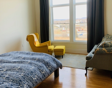 200 Harbour Close - Photo Thumbnail 5