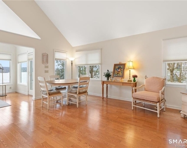 4 Eastview Road - Photo Thumbnail 3