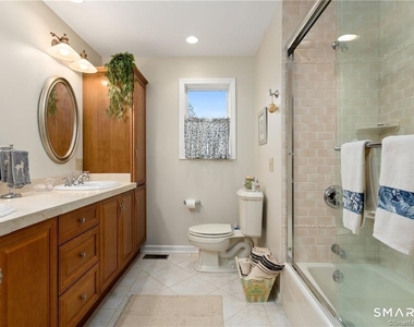 4 Eastview Road - Photo Thumbnail 8