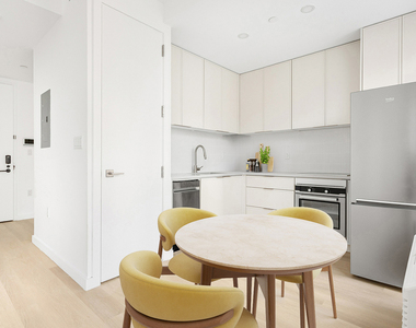 150 Lawrence St - Photo Thumbnail 5