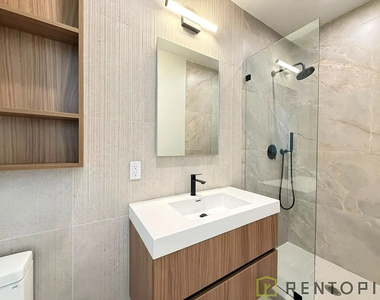 433 Sackett Street - Photo Thumbnail 4