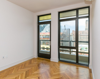 321 Wythe Ave - Photo Thumbnail 3