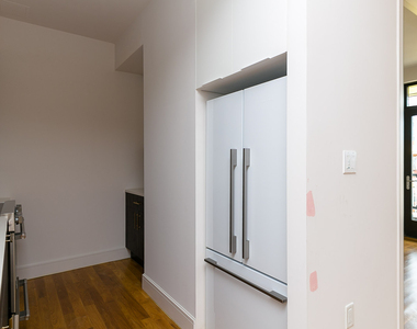 321 Wythe Ave - Photo Thumbnail 8