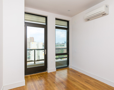 321 Wythe Ave - Photo Thumbnail 5
