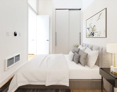 315 Seigel Street - Photo Thumbnail 2