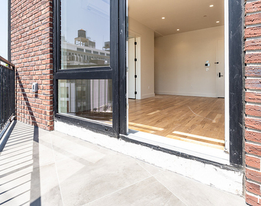 899 Fulton St - Photo Thumbnail 3