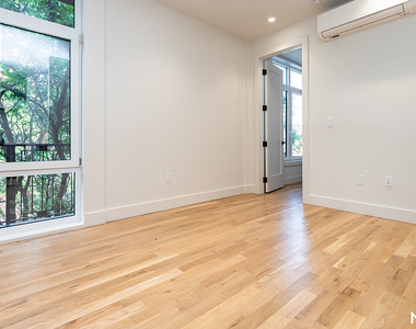 899 Fulton St - Photo Thumbnail 9