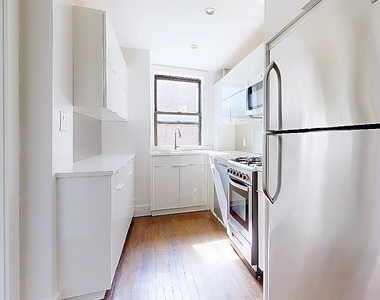 25 West 44th Street - Photo Thumbnail 4