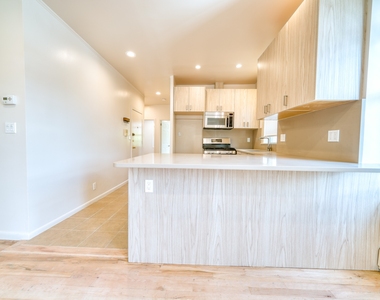 31-90 33rd Street - Photo Thumbnail 2