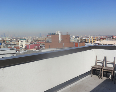 324 Melrose St - Photo Thumbnail 11