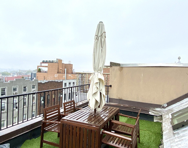 324 Melrose St - Photo Thumbnail 17