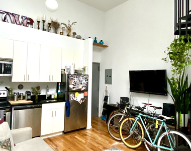 324 Melrose St - Photo Thumbnail 1