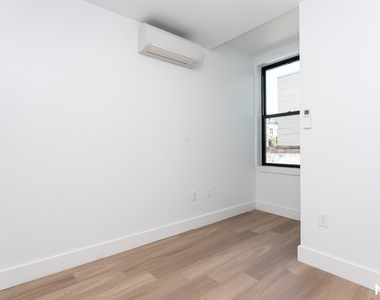 585 Knickerbocker Ave - Photo Thumbnail 9