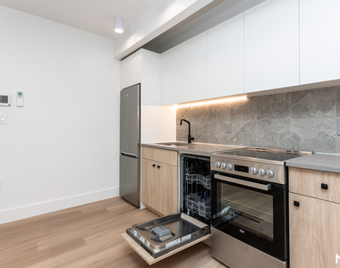 585 Knickerbocker Ave - Photo Thumbnail 8