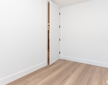 585 Knickerbocker Ave - Photo Thumbnail 11