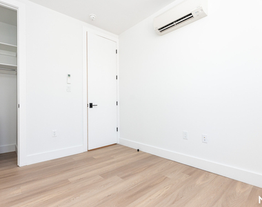 585 Knickerbocker Ave - Photo Thumbnail 18