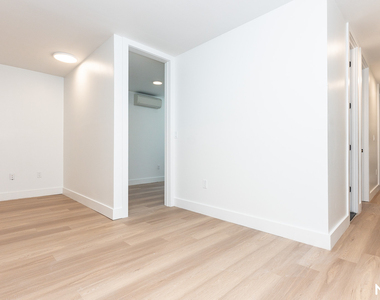 585 Knickerbocker Ave - Photo Thumbnail 3