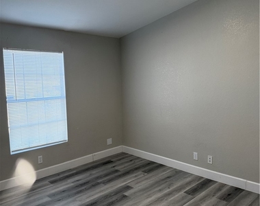 6041 Hafen Ranch Road - Photo Thumbnail 6