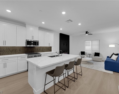 600 N Carriage Hill Drive - Photo Thumbnail 18