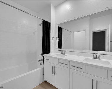 600 N Carriage Hill Drive - Photo Thumbnail 26