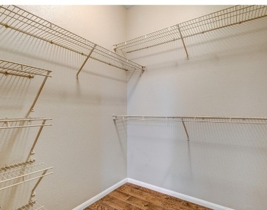 1310 Red Gable Lane - Photo Thumbnail 8