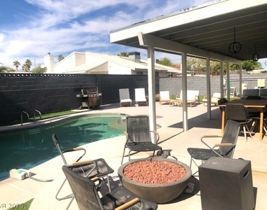 2000 Springview Drive - Photo Thumbnail 27