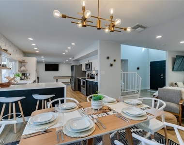 2000 Springview Drive - Photo Thumbnail 1