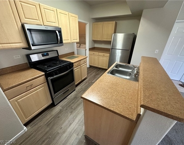 8250 N Grand Canyon Drive - Photo Thumbnail 10