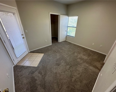 8250 N Grand Canyon Drive - Photo Thumbnail 19