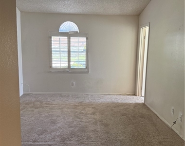 3073 Yankee Clipper Drive - Photo Thumbnail 14
