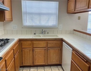 3073 Yankee Clipper Drive - Photo Thumbnail 4