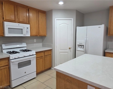 3149 Hartley Cove Avenue - Photo Thumbnail 5