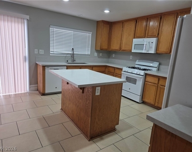3149 Hartley Cove Avenue - Photo Thumbnail 4