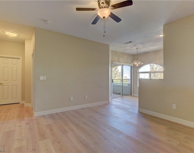 1310 Red Gable Lane - Photo Thumbnail 5