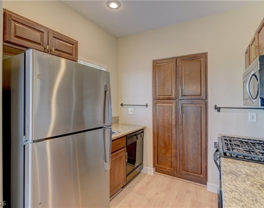1310 Red Gable Lane - Photo Thumbnail 8
