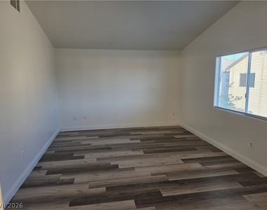 4355 Holden Street - Photo Thumbnail 12