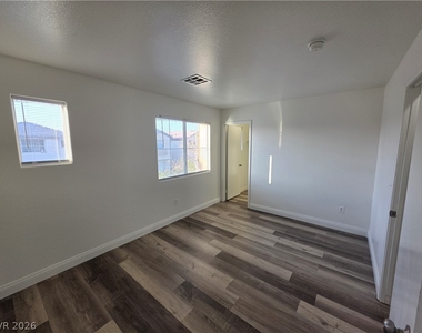 4355 Holden Street - Photo Thumbnail 18