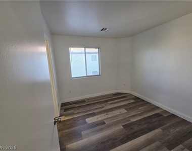 4355 Holden Street - Photo Thumbnail 23