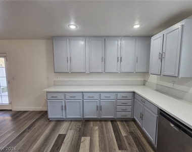 4355 Holden Street - Photo Thumbnail 7