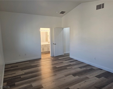4355 Holden Street - Photo Thumbnail 11